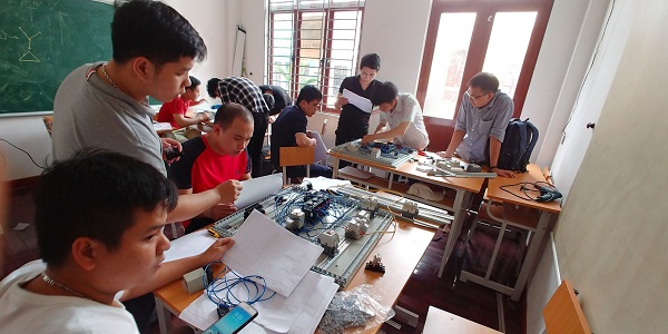 Học-điện-công-nghiệp-tại-PLCTech